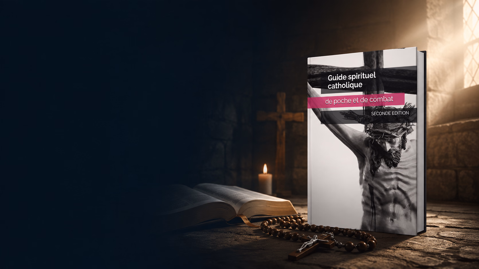 Le Guide spirituel catholique auprès d’une Bible, d’un chapelet et d’une bougie